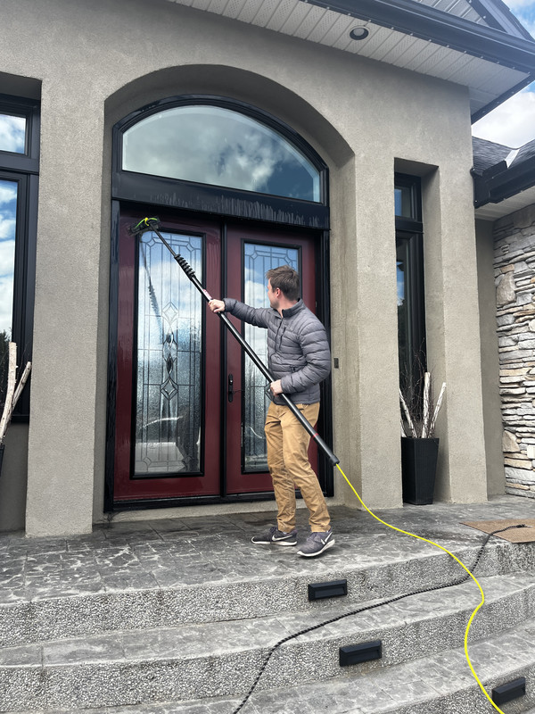 Clarity Co. exterior window cleaning process detail